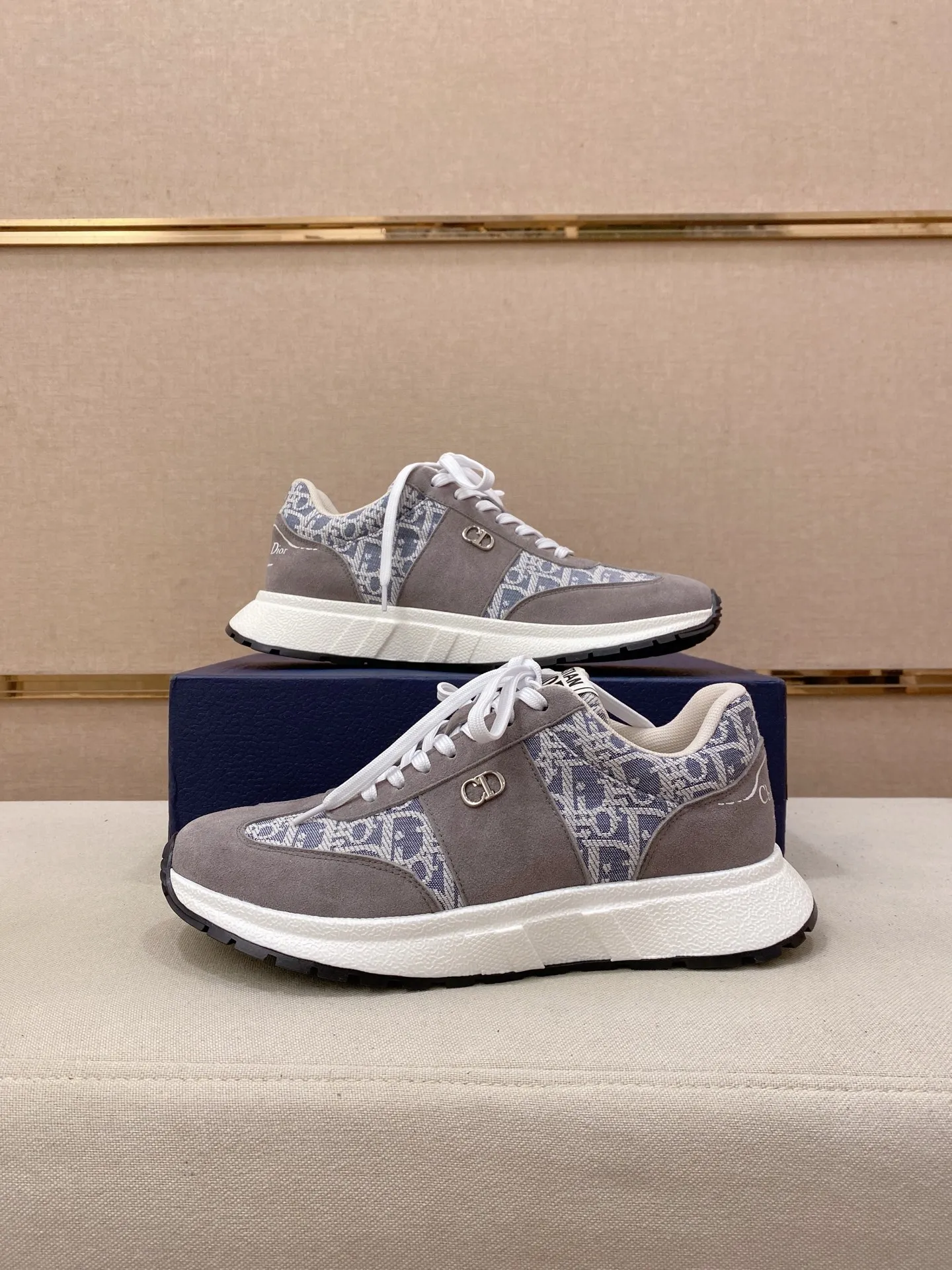 Men's shoes💰 462💰🇮🇹🇮🇹Dior d The new model is on sale at the same time at the counter. The upper 🇮🇹 is imported Italian first-layer cowhide, and the lining is fully imported sheepskin 💪💪. It is a complete 1⃣️ to 1⃣️ replica 🇮🇹💪💪, ⚠ Sole: The original sole is specially provided by the original factory. The exclusive movable molded sole is super comfortable. ⚠Original factory single goods, 🔍🔍high quality, you can enter and leave the counter at will, welcome to compare⚠. Code number: 38-44. Can be customized 45-46